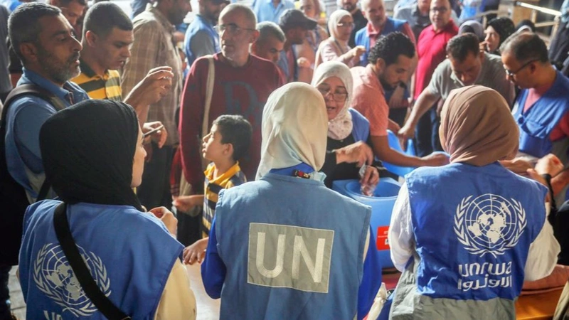 Газа секторындағы балаларға вакциналар салынып жатыр