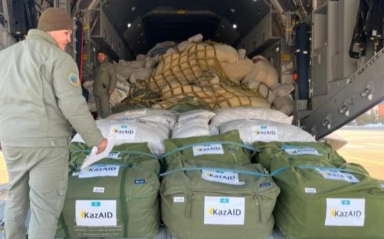 Aýǵanstanǵa jedel kómek: Qazaqstan dárigerleri apat aımaǵyna bardy