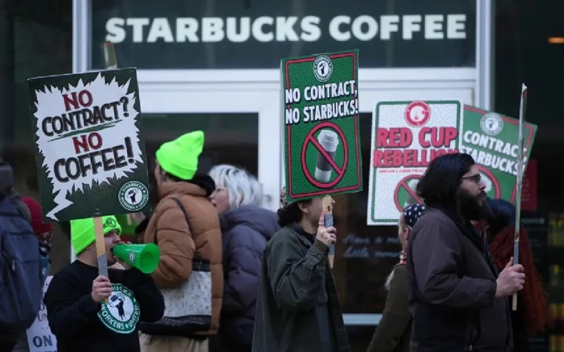 Работники Starbucks объявил «бессрочную» забастовку в США