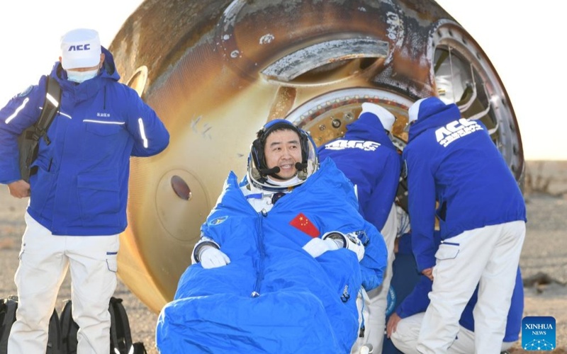 Застрявшие в космосе тайконавты вернулись на Землю