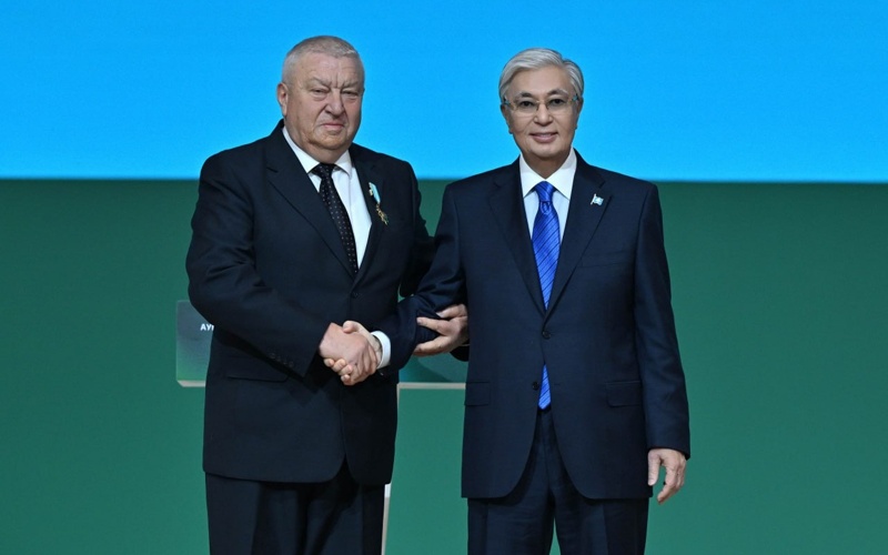 Глава государства наградил работников сельскохозяйственной отрасли