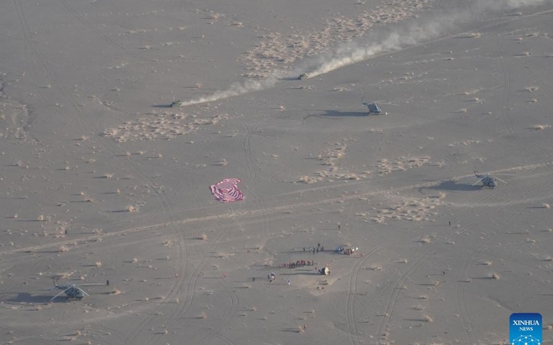 Застрявшие в космосе тайконавты вернулись на Землю