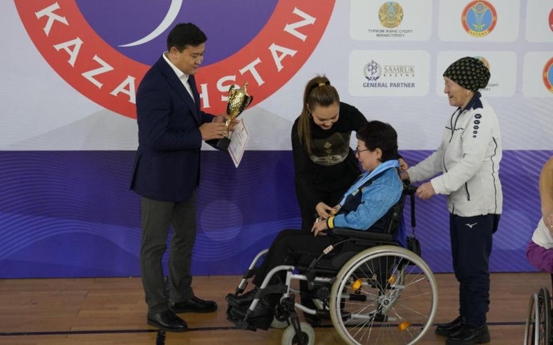 Параспортсменов наградили в Астане параспорт