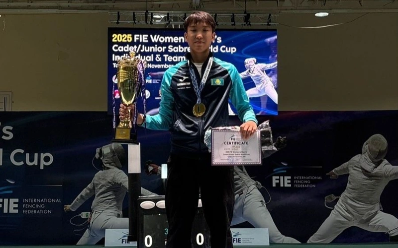 Kazakh fencer Aibar Kaiym pockets gold at Cadet World Cup stage in Uzbekistan