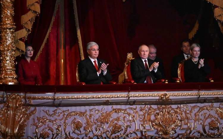 Президенты Казахстана и России посетили Гала-концерт