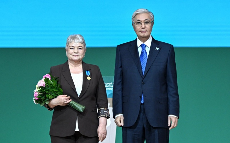 Глава государства наградил работников сельскохозяйственной отрасли