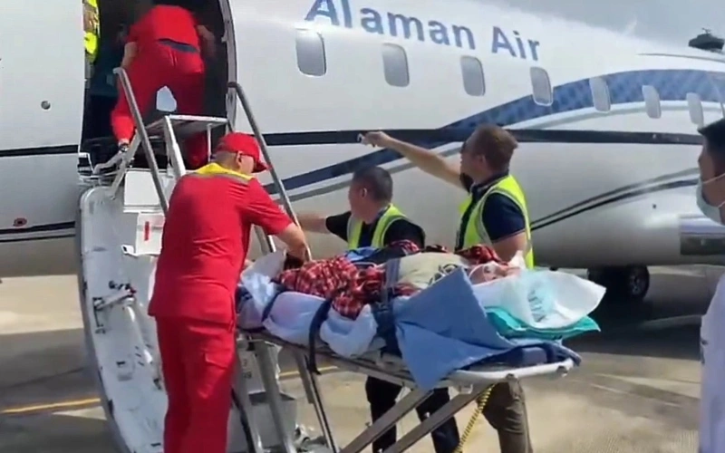 Vetnamnan Astanaǵa aýyr jaǵdaıda naýqas medıtsınalyq reıspen shuǵyl jetkizildi