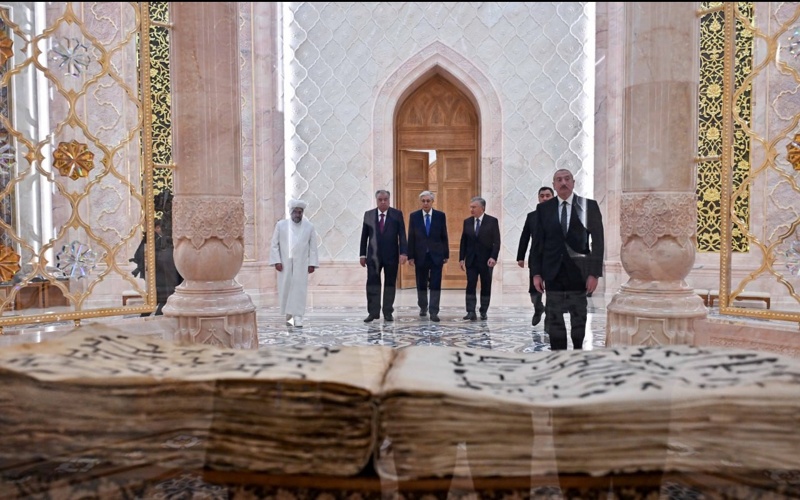 Главы государств Центральной Азии и Азербайджана посетили Центр исламской цивилизации Главы государств Центральной Азии и Азербайджана посетили Центр исламской цивилизации