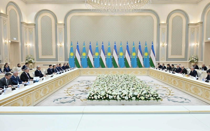 Президент Токаев пригласил компании Узбекистана к сотрудничеству в IT-сфере