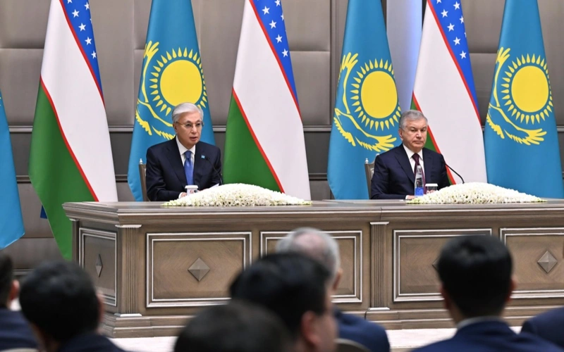 Қазақстан мен Өзбекстан президенттері БАҚ өкілдеріне арналған брифинг өткізді 