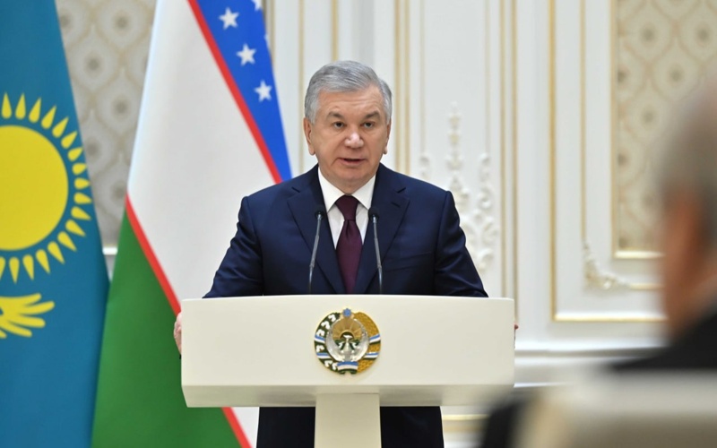 Shavkat Mirziyoyev presents Kassym-Jomart Tokayev with Uzbekistan’s highest state award Shavkat Mirziyoyev presents Kassym-Jomart Tokayev with Uzbekistan’s highest state award