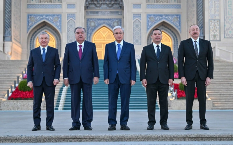 Presidents of Kazakhstan, Uzbekistan, Azerbaijan, Kyrgyzstan, and Tajikistan arrive at Islamic Civilization Center