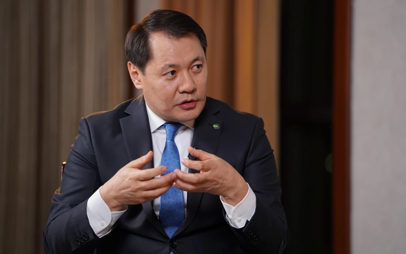 Фархат Сәрсекеев 