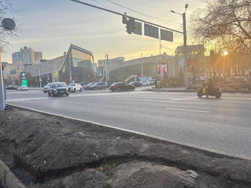 В Алматы изменили схему движения на перекрестке Достык — Жолдасбекова В Алматы изменили схему движения на перекрестке Достык — Жолдасбекова