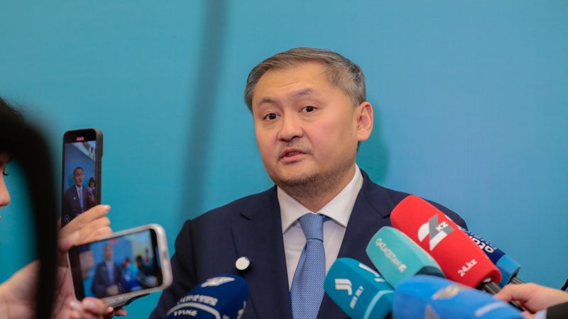 Minister Sayasat Nurbek Sayasat Nurbek