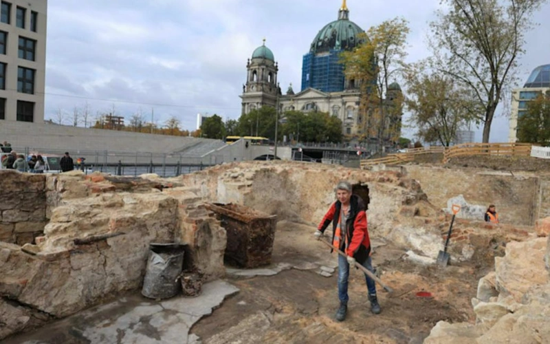 остатки зданий, принадлежавших евреям 