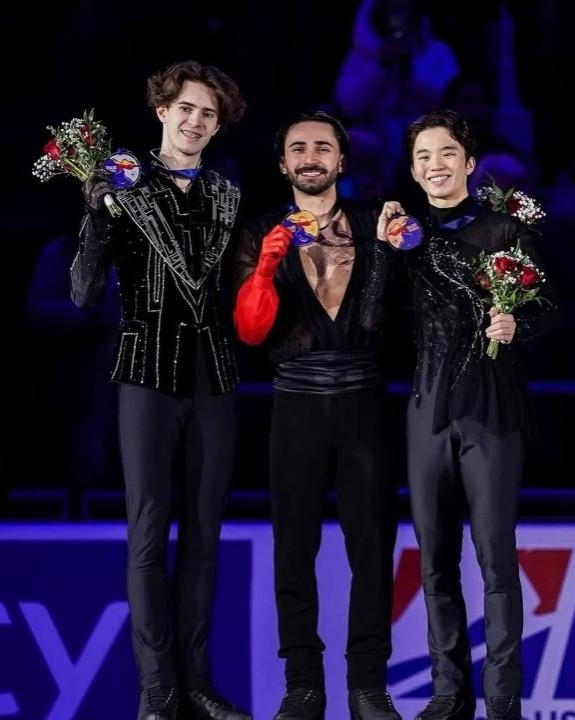 哈萨克斯坦花样滑冰选手在美国大奖赛夺得银牌 哈萨克斯坦花样滑冰选手在美国大奖赛夺得银牌