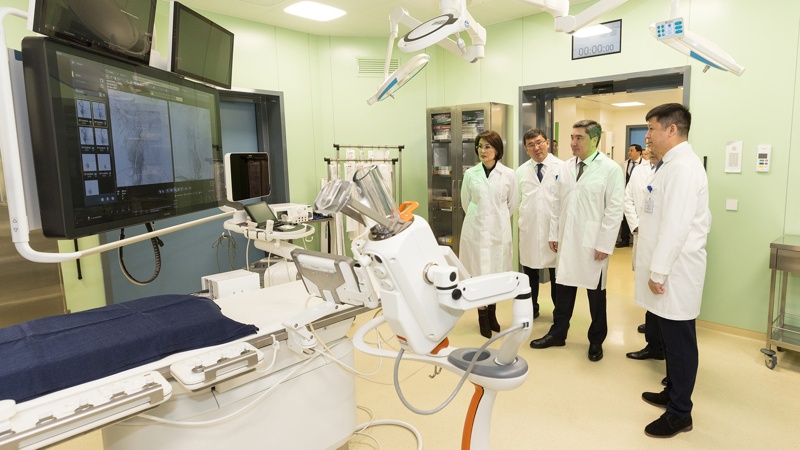 Kazakh PM Bektenov urges to expand patient access to advanced cancer care