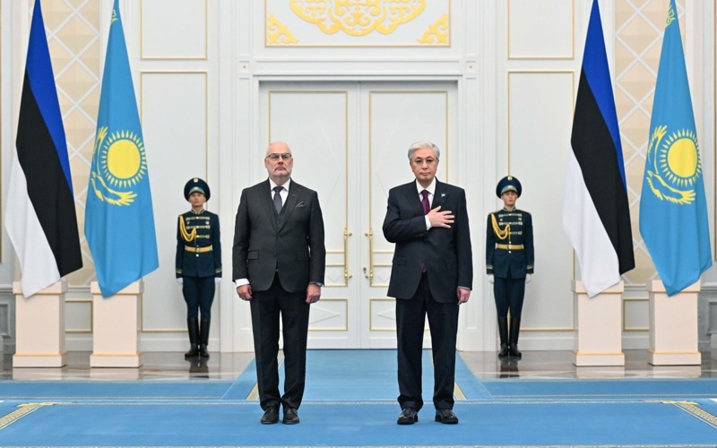 President Kassym-Jomart Tokayev welcomes Estonian President Alar Karis at Akorda