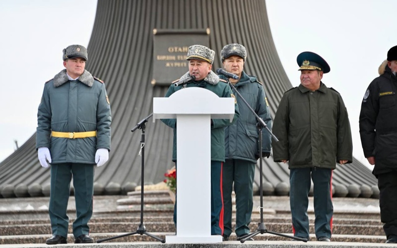 Astanada 200-den astam sarbaz Otanǵa adal bolýǵa ant berdi Astanada 200-den astam sarbaz Otanǵa adal bolýǵa ant berdi