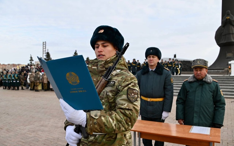 Астанада 200-ден астам сарбаз Отанға адал болуға ант берді