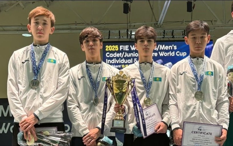 Казахстан завоевал две медали на этапе Кубка мира по фехтованию среди юниоров в Узбекистане