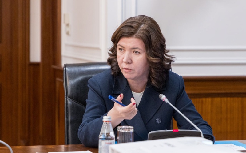 Juldyz Súleımenova mınıstr