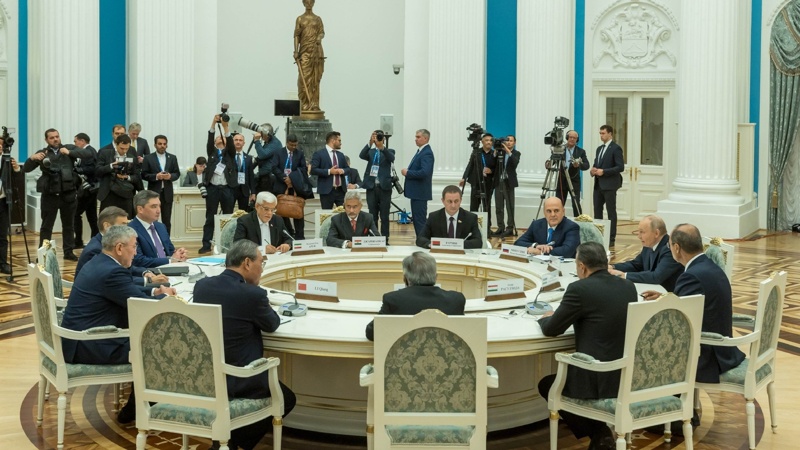 Government Kazakh PM Bektenov says SCO internal trade nears $1tln
