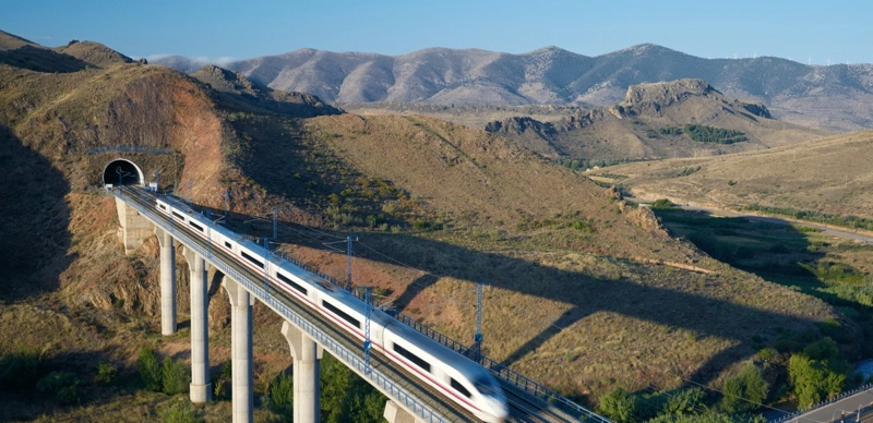 Испания станет второй страной в мире с поездами, достигающими 350 км/ч