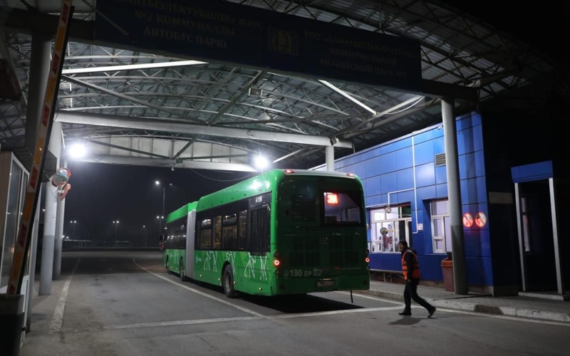 Рейд по проверке выбросов автомобилей прошел в Алматы