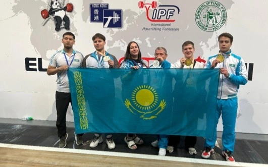 Алматинский слесарь выиграл медали на чемпионате Азии по пауэрлифтингу
