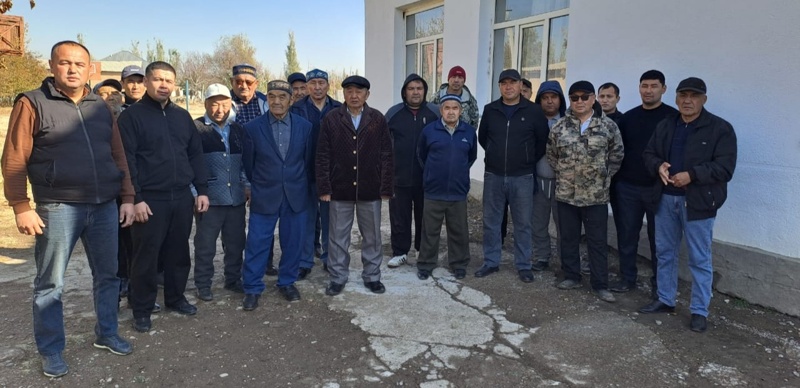 ауыл тұрғындары а