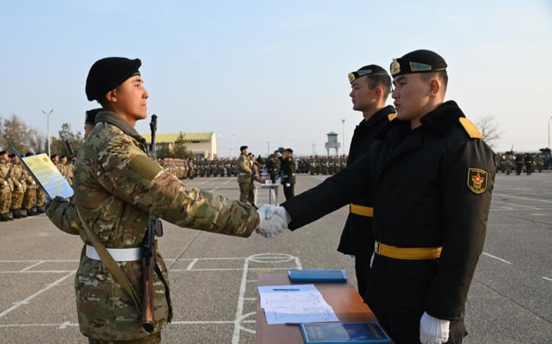 Маңғыстау облысында 700-ден астам жас сарбаз әскери ант берді Маңғыстау облысында 700-ден астам жас сарбаз әскери ант берді