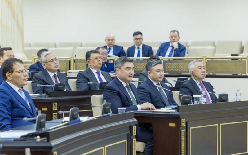 Достаточно комфортным назвал Премьер-министр уровень госдолга Казахстана