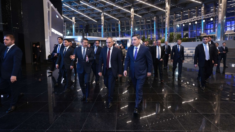 Олжас Бектенов пен Никол Пашинянның кездесті 