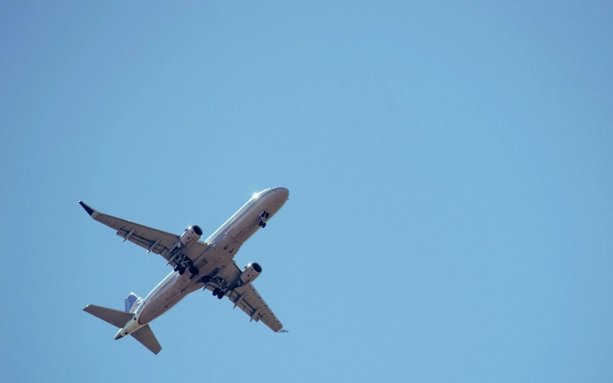 Qatar opens airspace for foreign airline flights