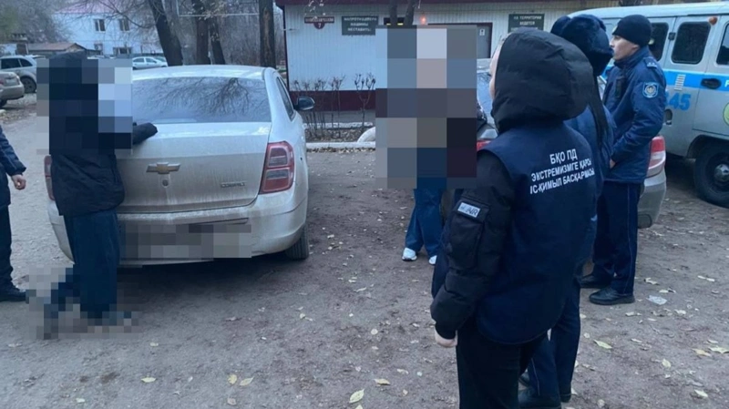 Oralda esirtki saýdasymen aınalysqan eki stýdent qyz ustaldy