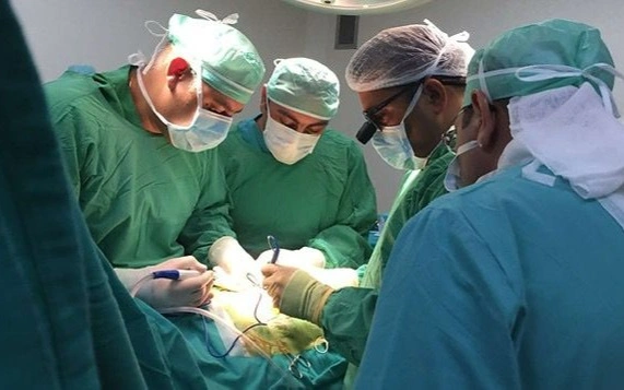 операция, врачи, трансплантация