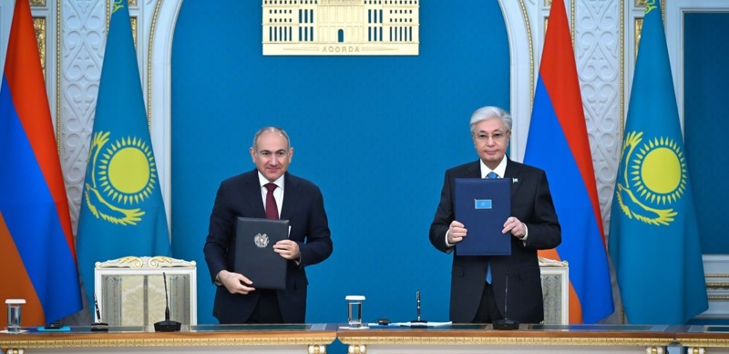 По итогам переговоров Касым-Жомарт Токаев и Никол Пашинян приняли Совместное заявление
