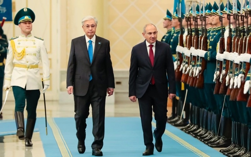 Тоқаев ва Пашинян Тоқаев ва Пашинян