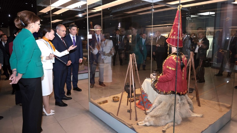 Олжас Бектенов пен Никол Пашинянның кездесті 