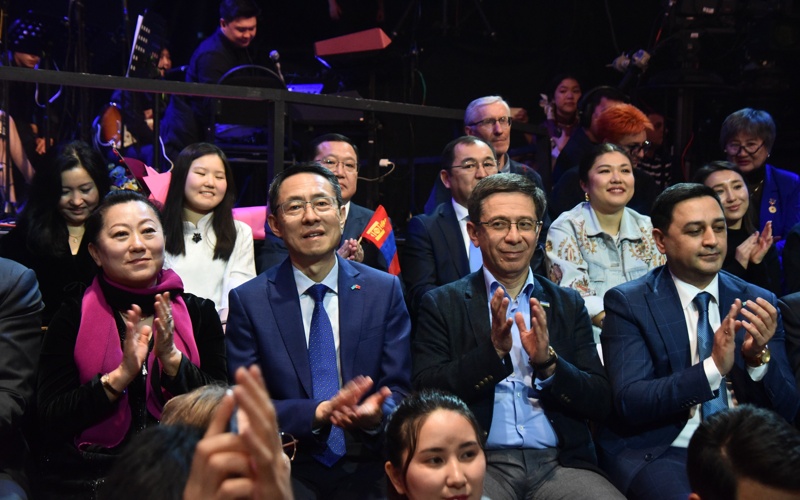 Астане выбрали победителя Silk Way Star: награду финалисту вручил Димаш Кудайберген силк вей