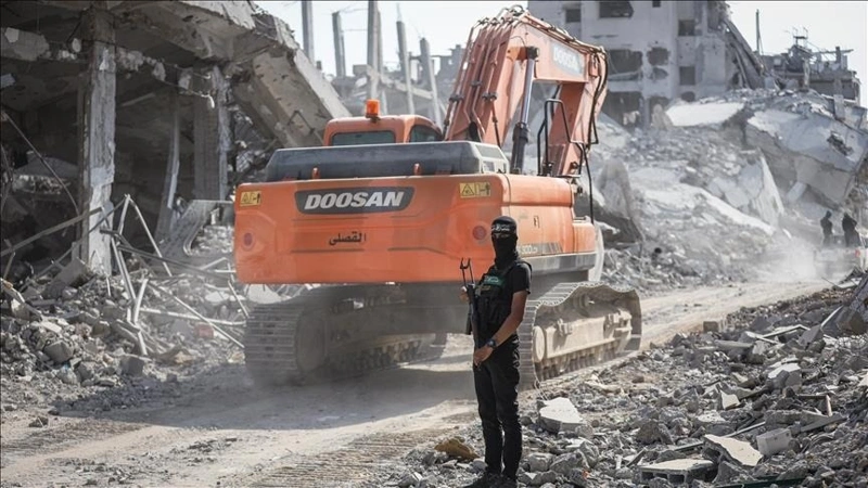 Gaza sektorynda úıindi astynda qalǵandardy izdeý tek bir ekskavatormen júrgizilmek