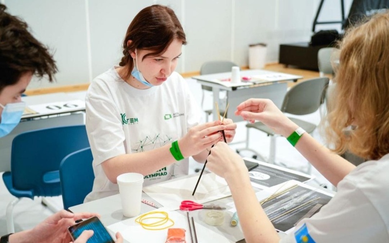 Астанада STEM-олимпиадасына 7 елден 250-ден аса адам қатысып жатыр Астанада STEM-олимпиадасына 7 елден 250-ден аса адам қатысып жатыр