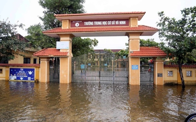 Vietnam floods kill at least 90, leave dozens missing