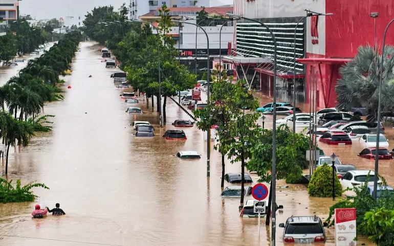 Vietnam floods kill at least 90, leave dozens missing Vietnam floods kill at least 90, leave dozens missing