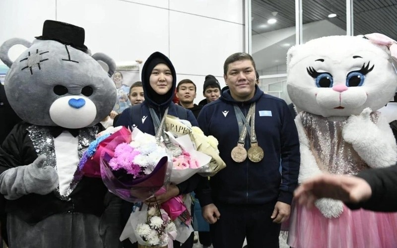 Kazakhstan’s Deaflympic medalists get warm welcome in Astana