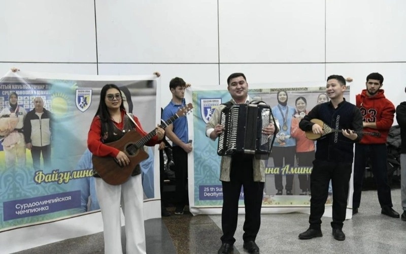 Kazakhstan’s Deaflympic medalists get warm welcome in Astana