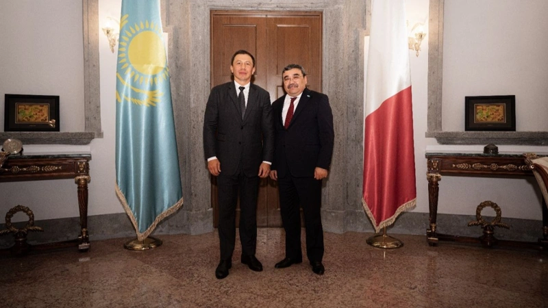 Gennady Golovkin meets with Kazakhstan’s Ambassador to Italy