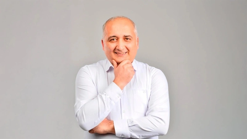 Вали Алибайов